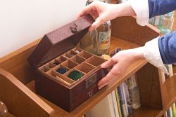 アンティーク雑貨　和製アンティーク　古い木の昭和レトロな印箱(小物収納箱)