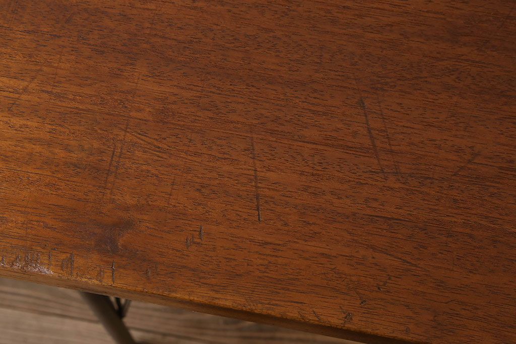 アンティーク家具　天板一枚板　ラワン材　シンプルな鉄脚テーブル(3)