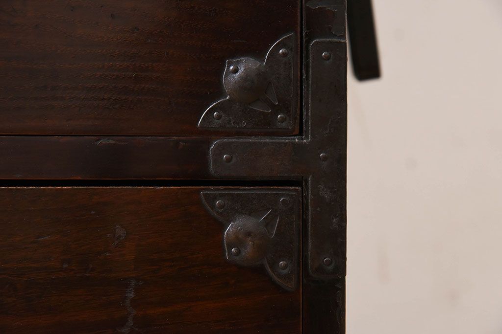 アンティーク家具　R-1　古民具・骨董　前面栗材の二段重ね米沢箪笥(衣装箪笥)(3)