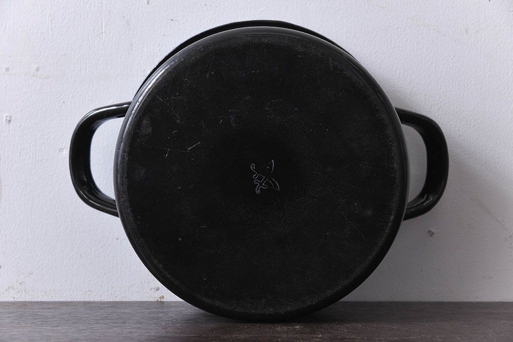 アンティーク雑貨　ヨーロッパビンテージ　ホーロー(琺瑯)　キャセロール鍋