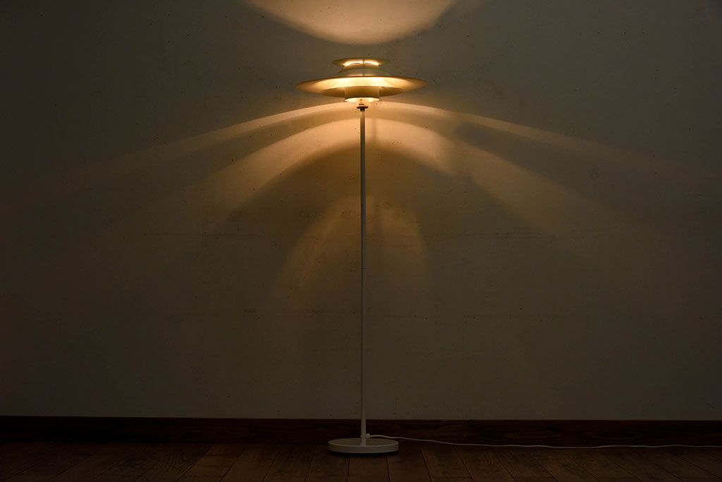 北欧家具　HORN　デンマーク製フロアスタンド照明(ライト)