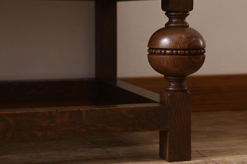 アンティーク家具　イギリスアンティーク　彫刻入り!上質なオーク材製のライティングビューロー