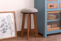 アンティーク家具　古いブナ材製のクッション座面丸スツール(椅子、チェア)(3)