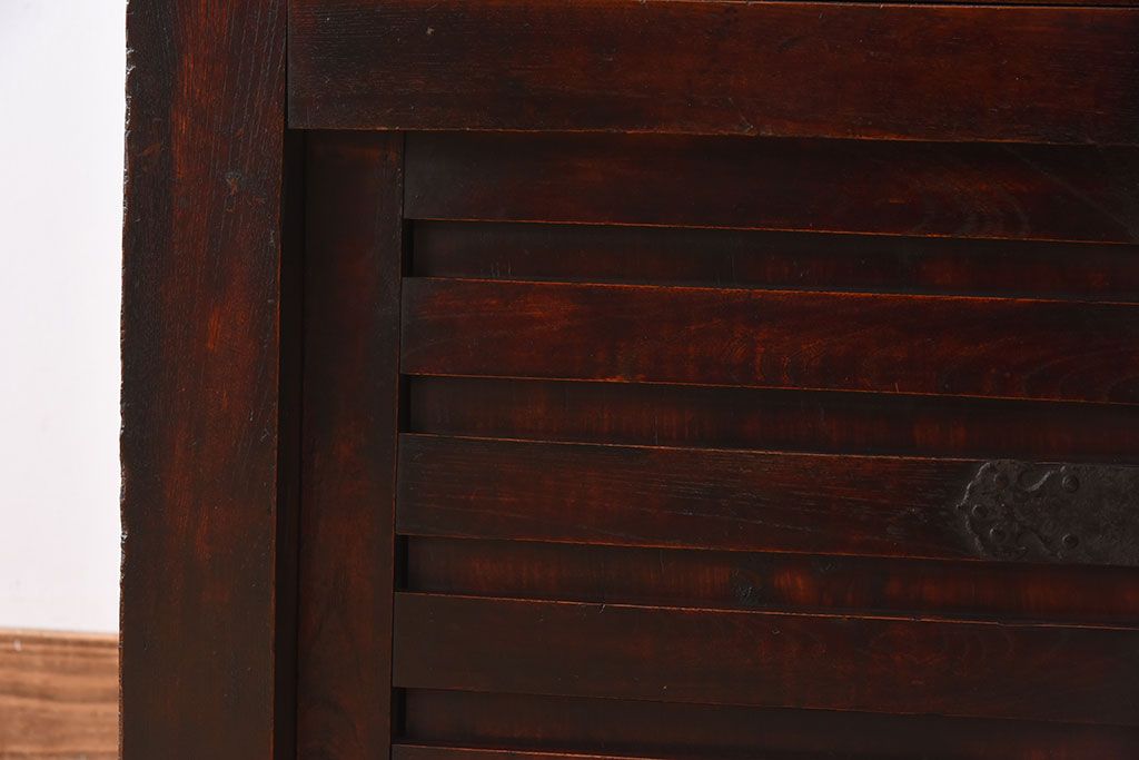 アンティーク家具　太い框組　漆が味わい深い和製アンティークの前欅帳場箪笥