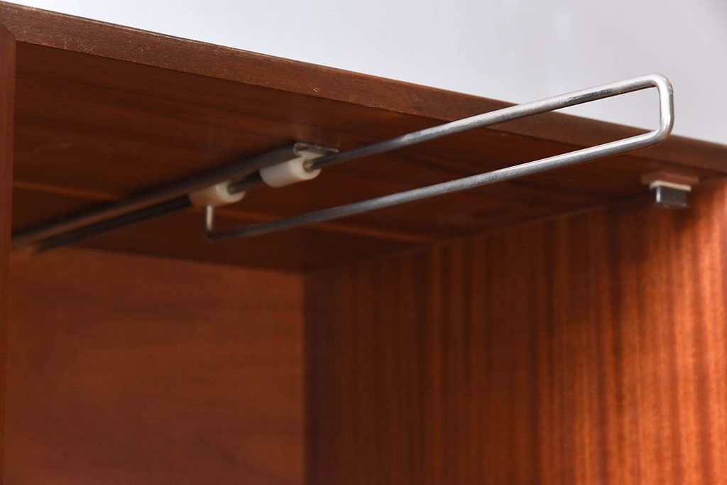 ヴィンテージ家具　G-PLAN　北欧ビンテージ　BBシリーズ　ハンガー掛け付きキャビネット(ワードローブ)