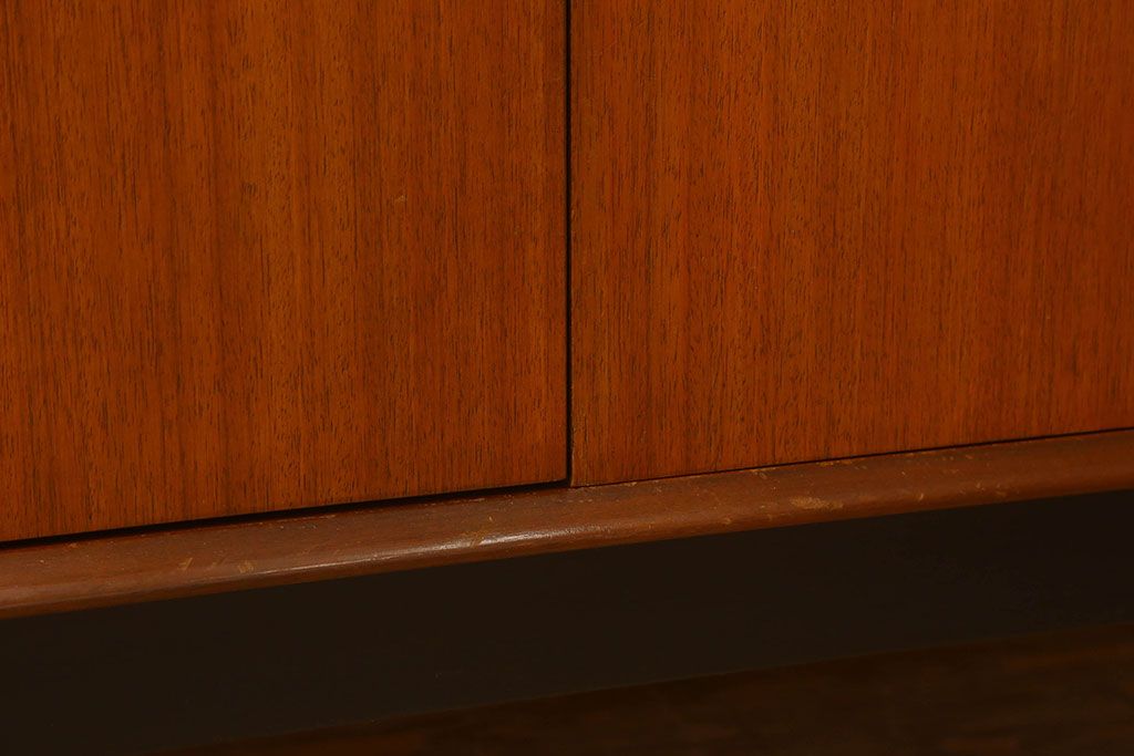 ヴィンテージ家具　G-PLAN　北欧ビンテージ　BBシリーズ　サイドボード(サイドキャビネット)(3)