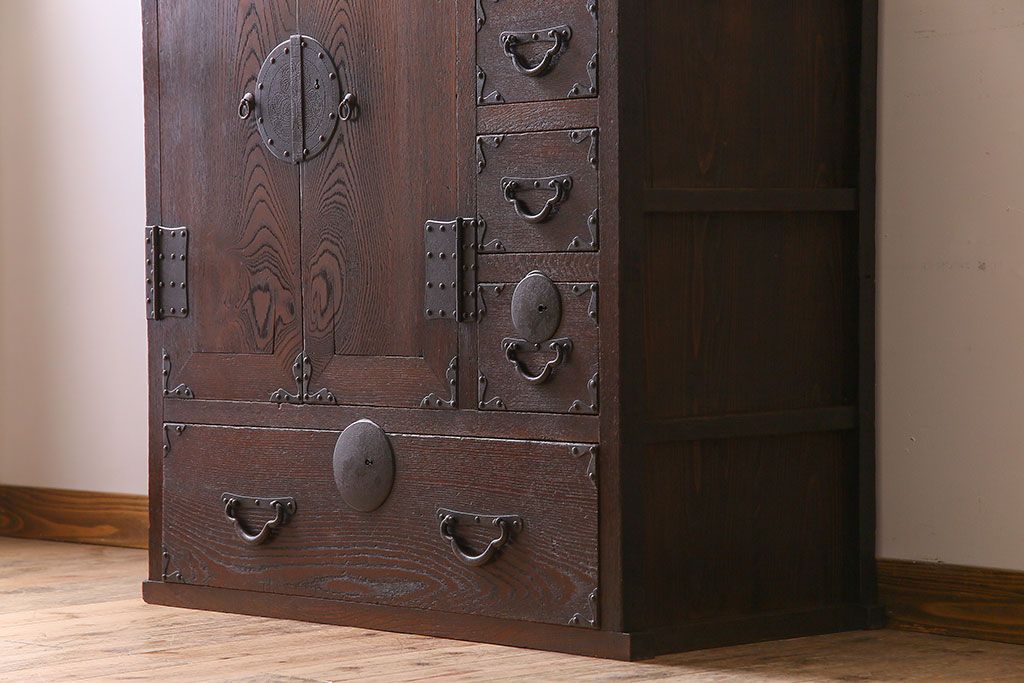 アンティーク家具　和製アンティーク　重厚な明治期の帳場箪笥