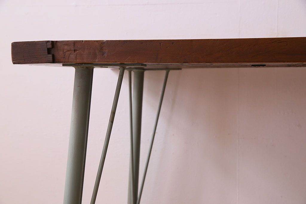 アンティーク家具　古材天板!オリーブグリーンペイント鉄脚のダイニングテーブル