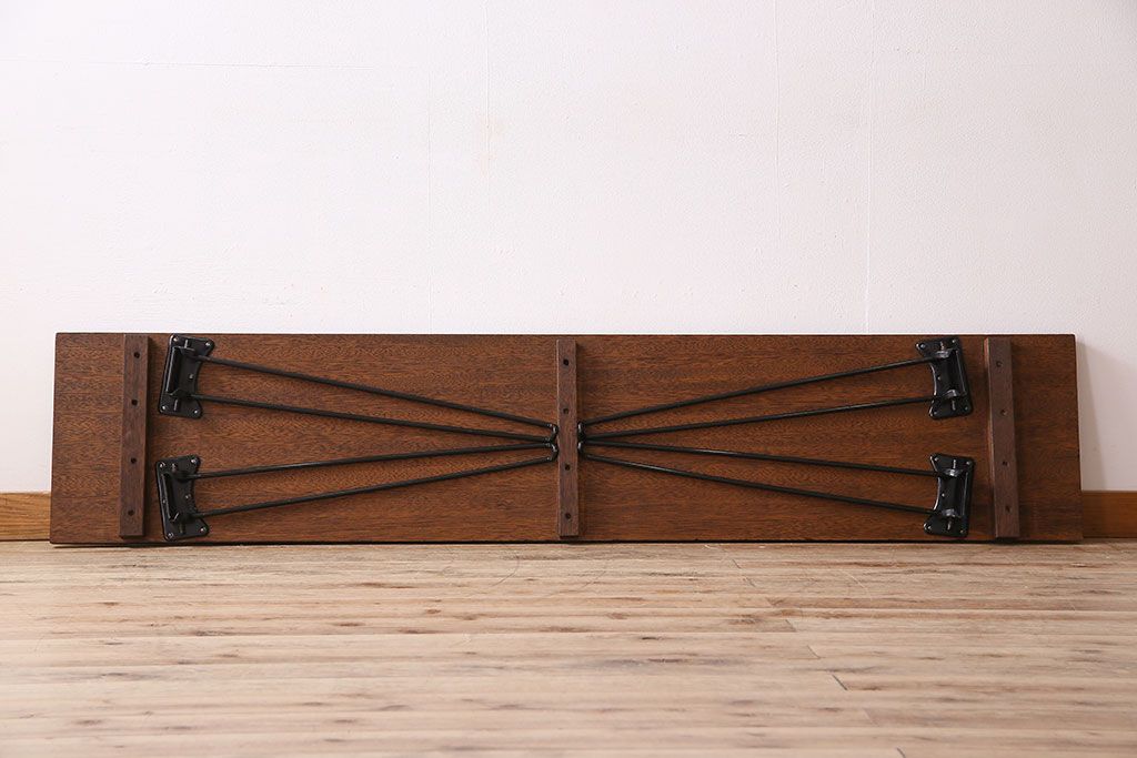 アンティーク家具　和製アンティーク　天板一枚板　古い木のシンプルな鉄脚テーブル
