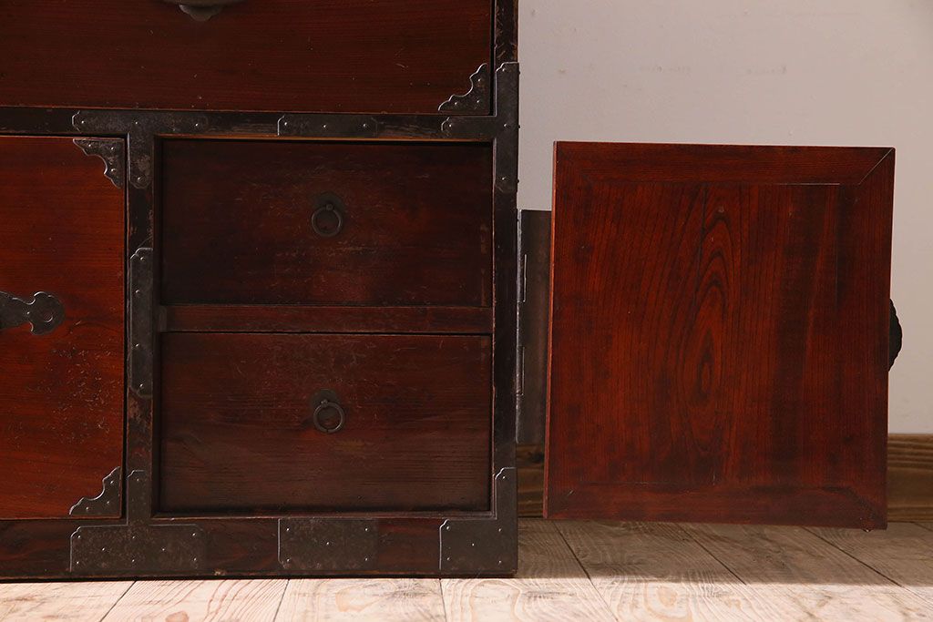 アンティーク家具　和製アンティーク　前面ケヤキ材　重ね二本松箪笥