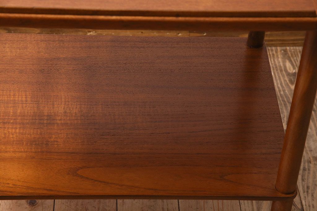 ヴィンテージ家具　北欧ビンテージ　チーク材　シンプルなキャスター付きトロリー(キッチンワゴン)