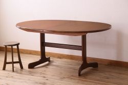 ヴィンテージ家具　北欧ビンテージ　G-PLAN(ジープラン) ウォールナット材製　シンプルなエクステンションテーブル(2)