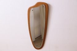 アンティーク雑貨　北欧家具　チーク材製　個性的なデザインの壁掛けミラー(鏡)(1)