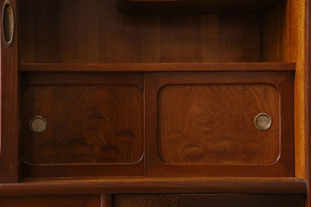 アンティーク家具　欅・桐材製　総無垢材　天然の木の温かみが魅力的な茶箪笥(茶棚)