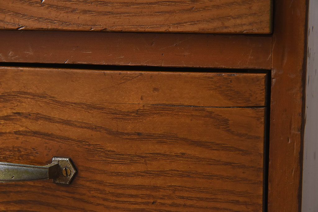 アンティーク雑貨　昭和レトロ　和製アンティーク　古い木製の縦型引き出し(ドロワー、チェスト)