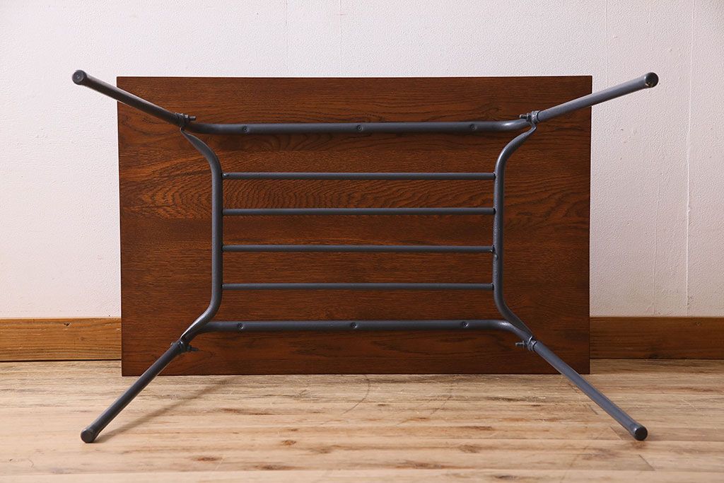 アンティーク家具　オーク材製天板　ペイントが素敵な鉄脚テーブル(平机)(1)