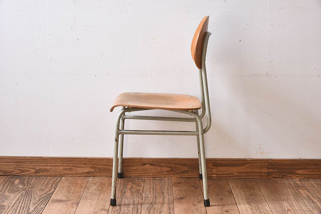 ヴィンテージ家具　ビンテージ　シンプルでデザインのスクールチェア(キッズチェア、椅子)(1)