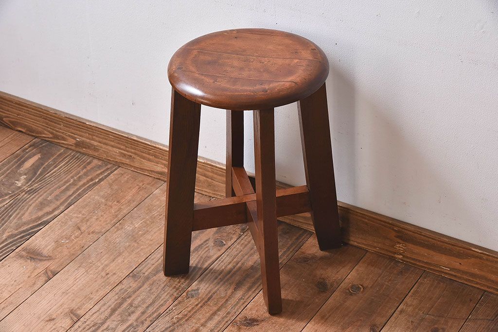 レトロ家具　昭和レトロ　落ち着きのある木の質感が味わい深い丸型スツール(椅子、チェア)(1)