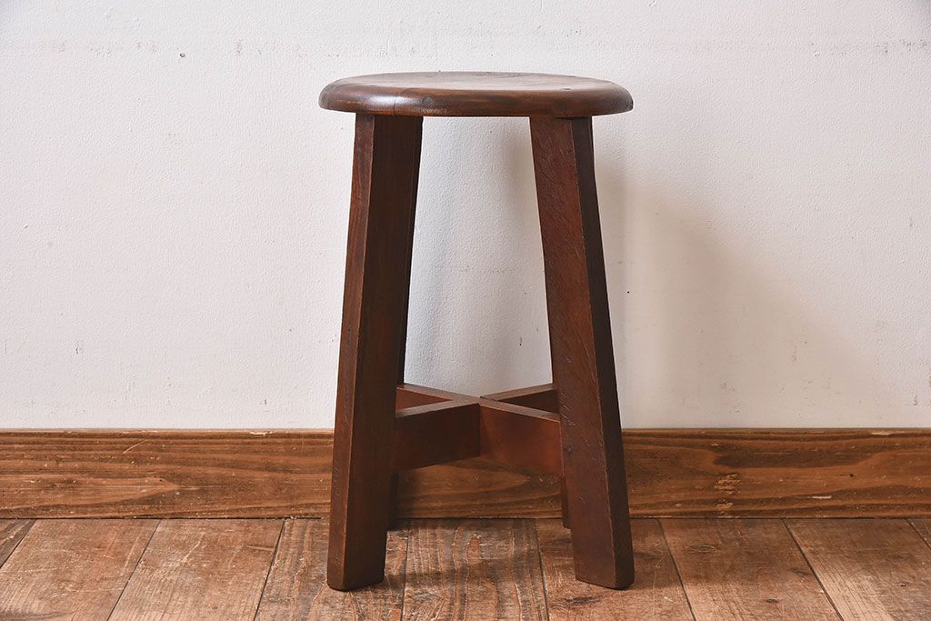 レトロ家具　昭和レトロ　落ち着きのある木の質感が味わい深い丸型スツール(椅子、チェア)(2)