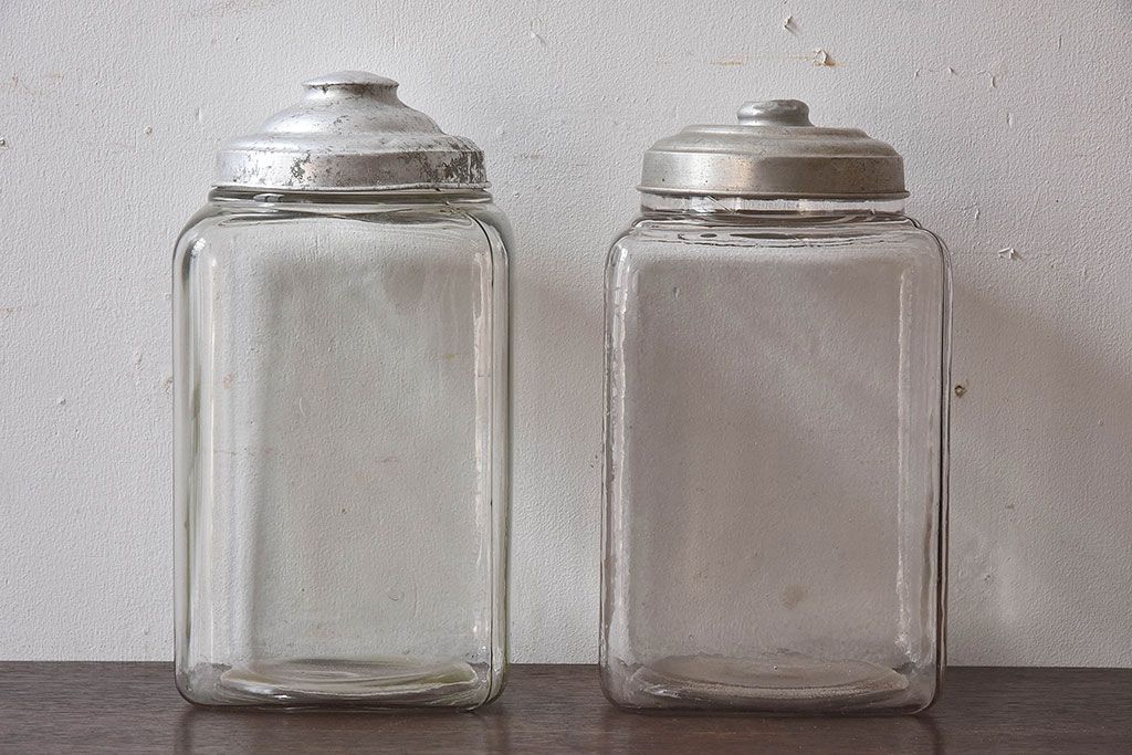 アンティーク雑貨　古い駄菓子屋のガラス瓶(ビン)2個セット(1)