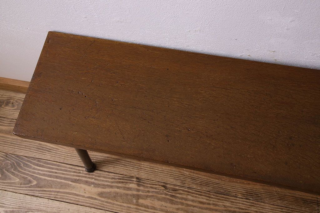 レトロ家具　昭和レトロ　ナラ材一枚板の重厚な鉄脚ベンチ(長椅子、アイアンベンチ)(3)