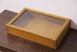 アンティーク雑貨　昭和レトロ　古い木製のアンティークコレクションボックス(ガラスケース・収納箱)(1)