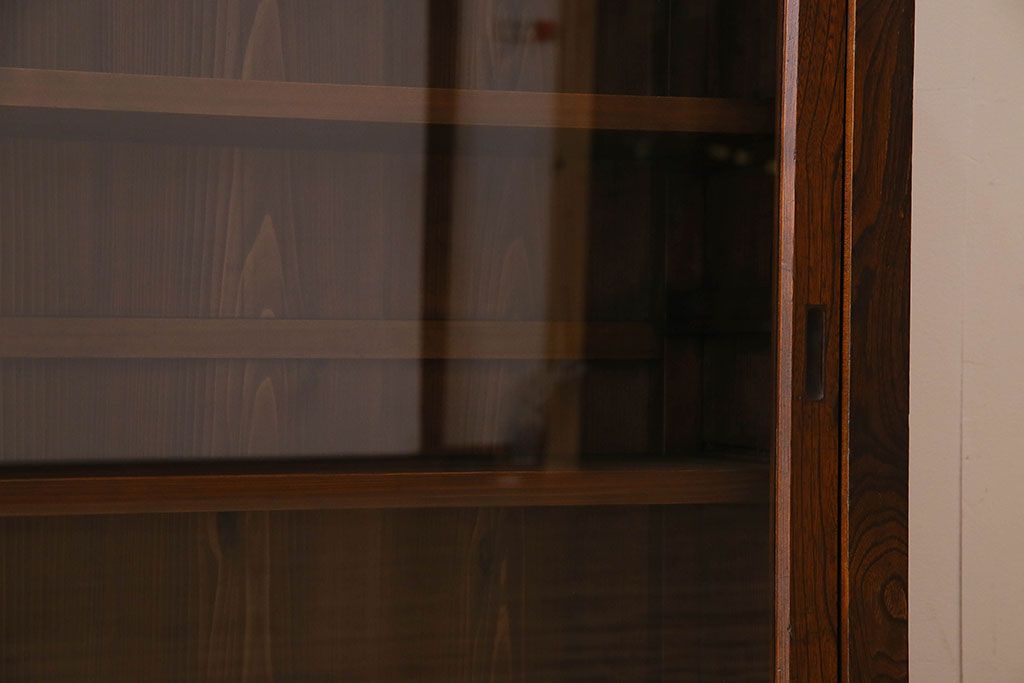 アンティーク家具　大正ロマン　前面の飾りが素敵な収納棚(戸棚、ガラスケース、ショーケース)(1)
