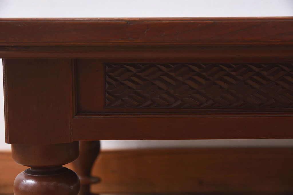 アンティーク家具　和製アンティーク　総ケヤキ材　美しい彫りが魅力的な座卓(テーブル)