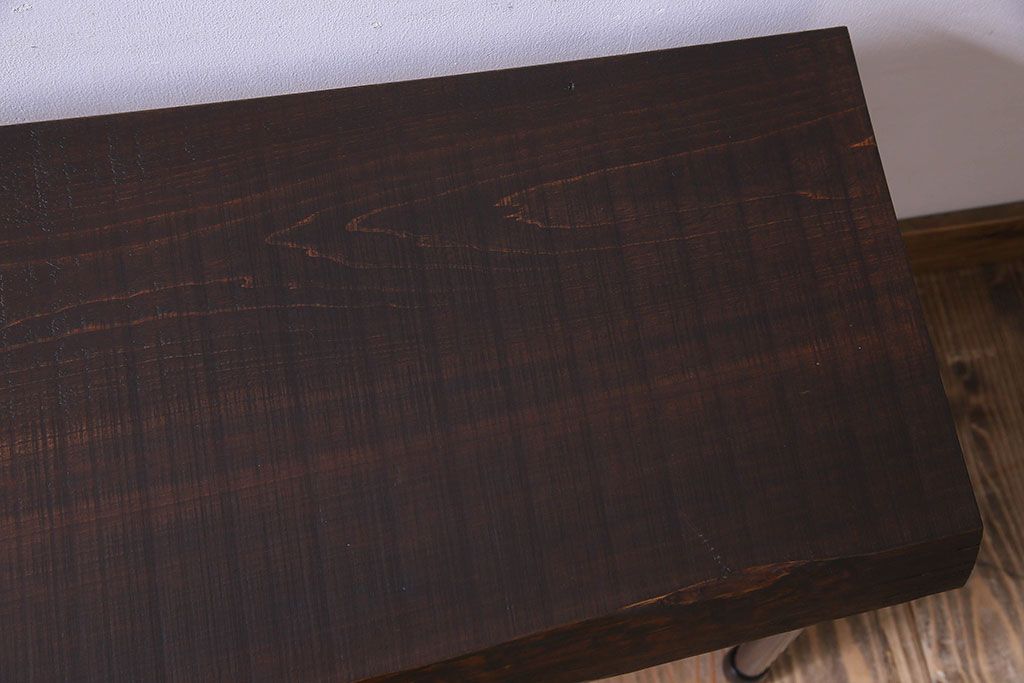 レトロ家具　昭和レトロ　天板一枚板　古い檜材の鉄脚ローテーブル(アイアンテーブル、鉄脚ベンチ、アイアンベンチ)