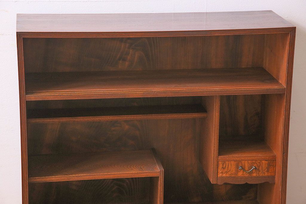 アンティーク家具　和製アンティーク　三方欅材　美しいガラスのデザインが印象的な茶箪笥(茶棚、収納棚)