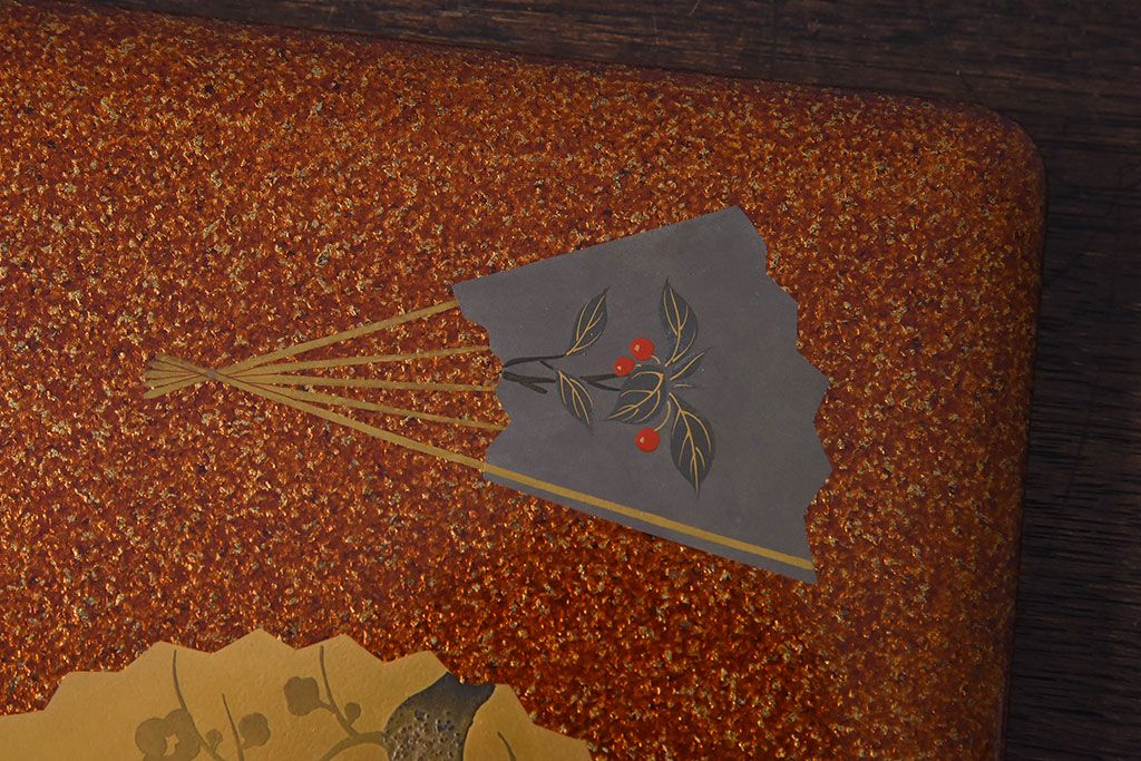 古民具・骨董　木製　梨地に扇蒔絵の四段重箱(外箱付き)