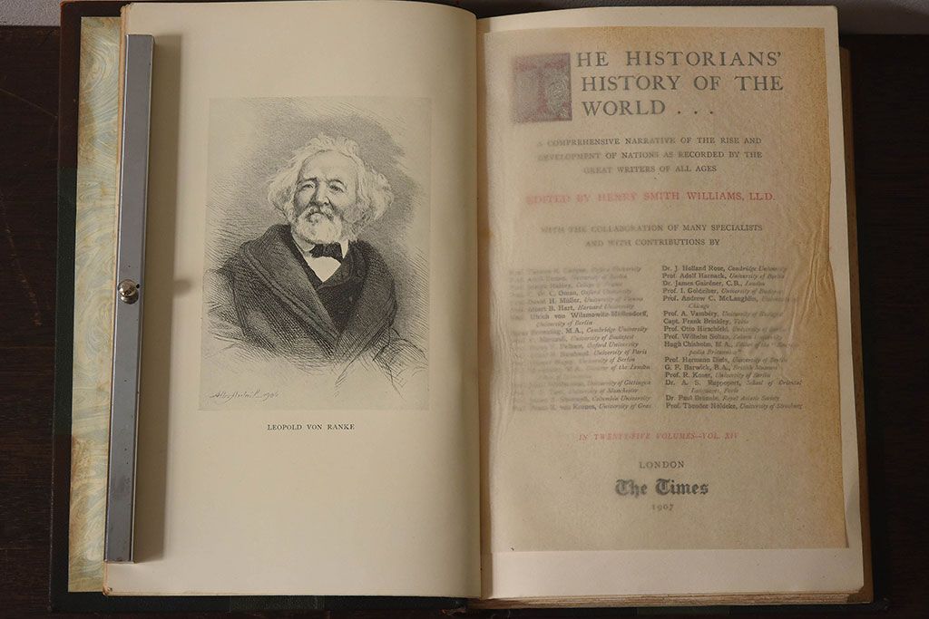 アンティーク雑貨　イギリスアンティーク　The Historians' History of the World　本(洋書、古書、英字本)3冊セット