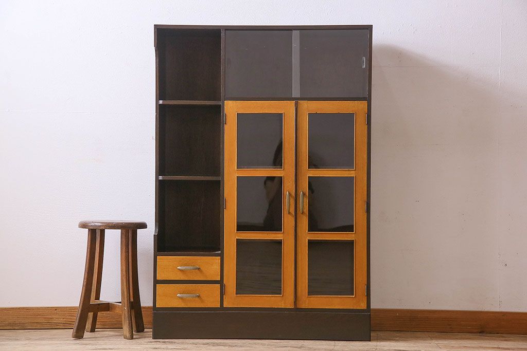レトロ家具　レトロ　シックな色合いが魅力的な本箱(ブックケース、収納棚、戸棚、食器棚)