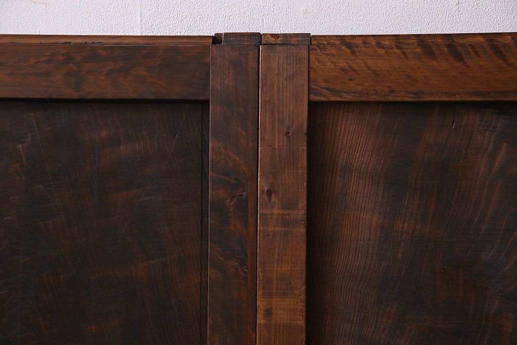  古民具・骨董　杢目が美しい　杉材一枚板の板戸2枚(窓)(2)