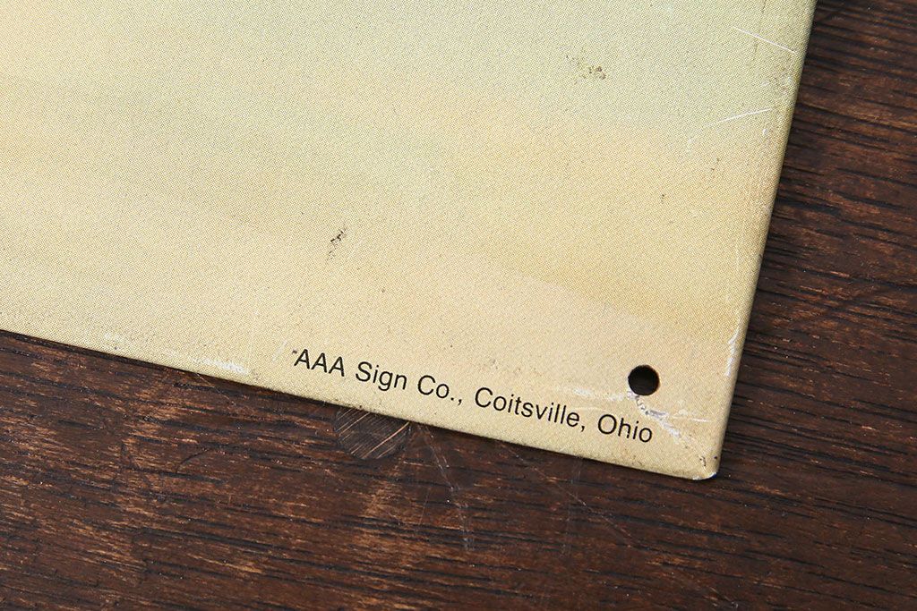 アンティーク雑貨　アメリカビンテージ　1990年頃　古びた風合いが味わい深い鉄製看板