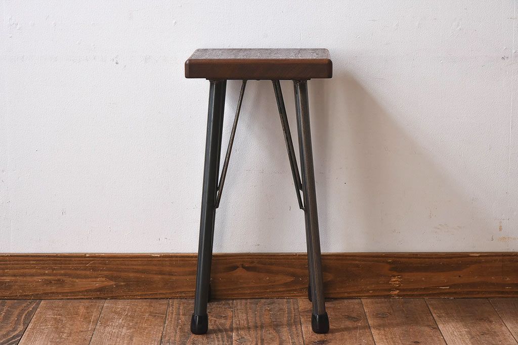 アンティーク雑貨　ラフジュ工房オリジナル　シンプルで使いやすい角スツール(椅子、チェア、イス)