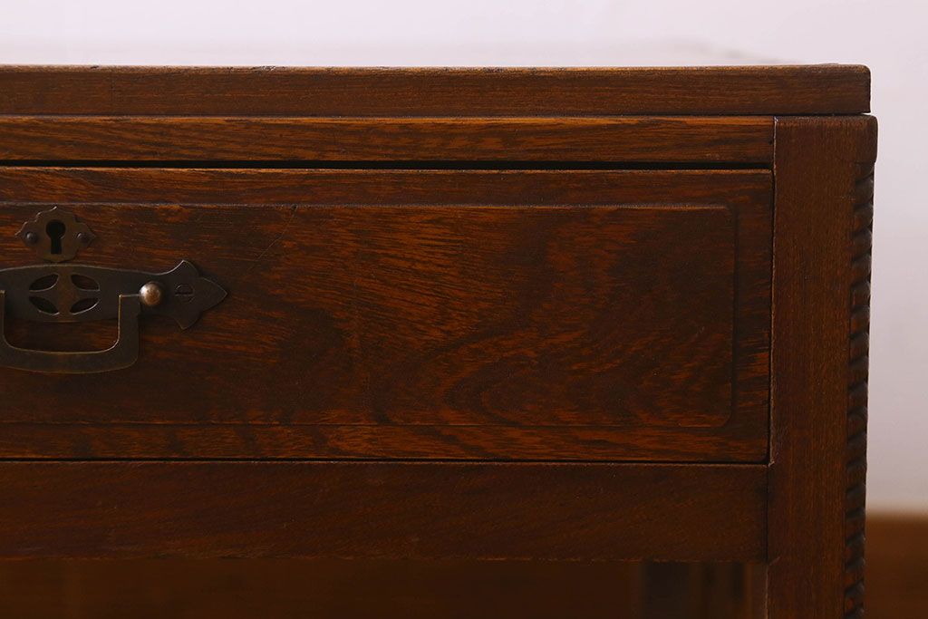 アンティーク家具　大正ロマン　栓材　透かし彫りが魅力的なローテーブル(文机、座卓、作業台)