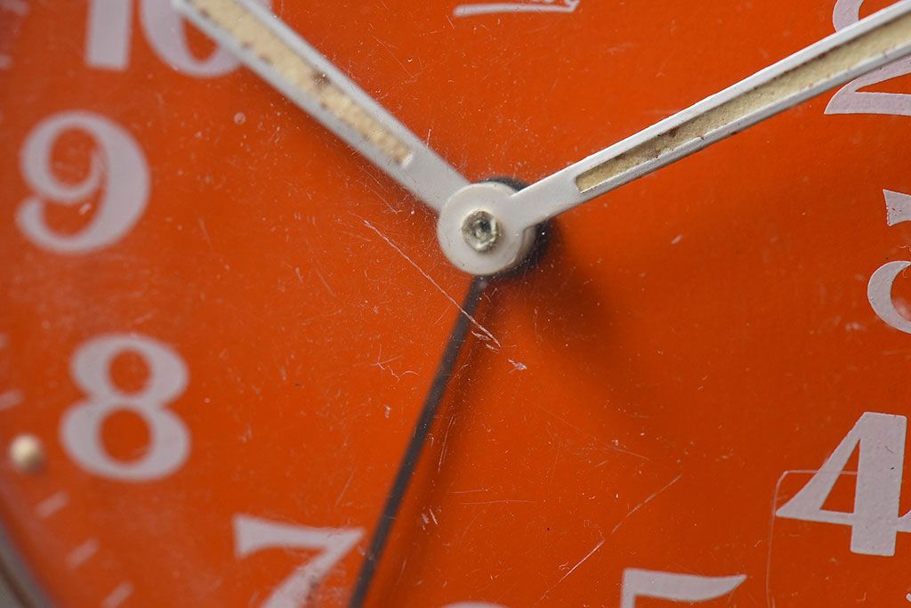 アンティーク雑貨　ハンガリー製　ポップなデザインが素敵なビンテージ置時計