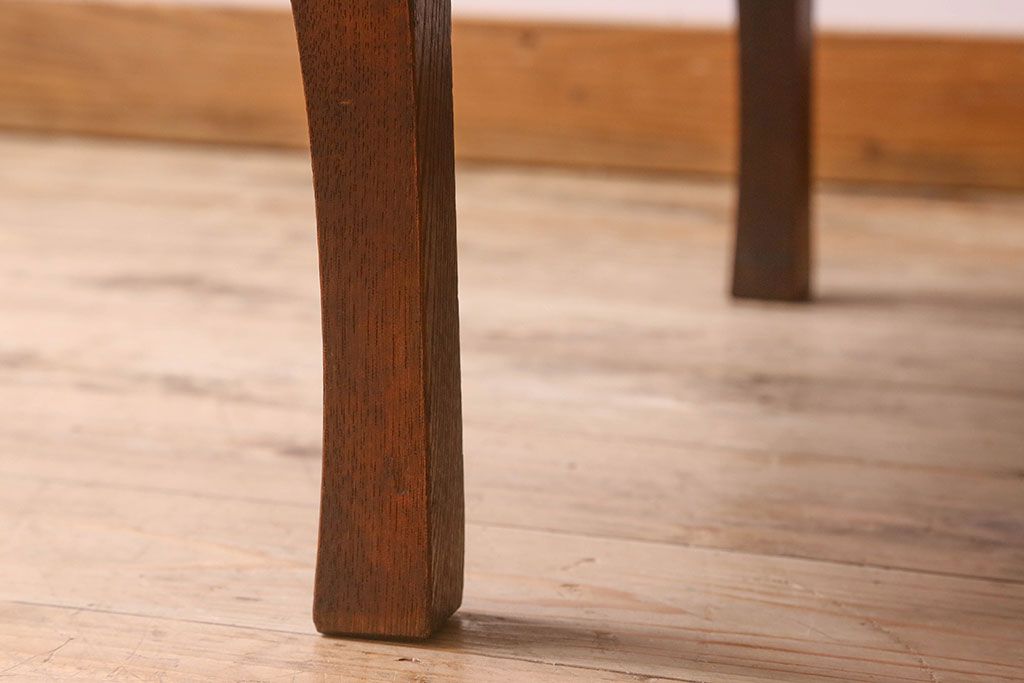 アンティーク家具　和製アンティーク　落ち着いた色合いが魅力的な栓材の丸ちゃぶ台(座卓、ローテーブル)