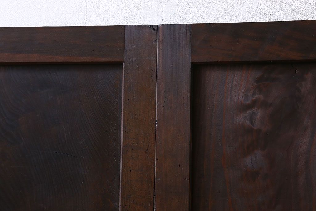 古民具・骨董　杢目が美しい　杉材一枚板の板戸2枚(窓)