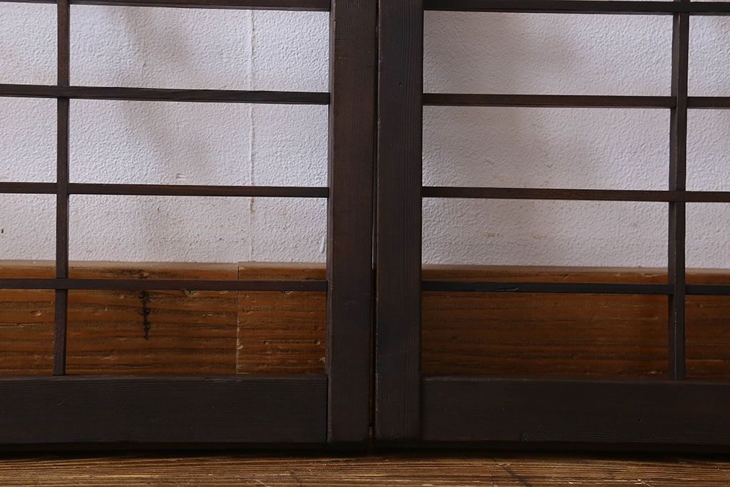 和製アンティーク　シンプルなデザインが魅力的な格子戸(窓、明かり取り、明り取り)2枚組(1)