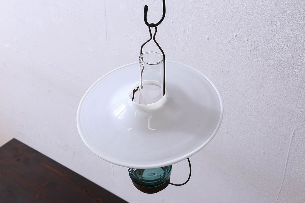 アンティーク雑貨　昭和レトロ　アウトドアの雰囲気を味わえる吊りランプ(オイルランプ)(1)