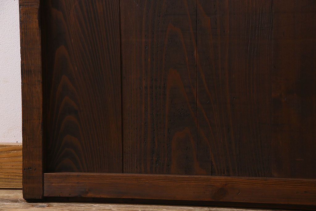 和製アンティーク　板目が魅力的な杉材の古い板戸(帯戸、建具)