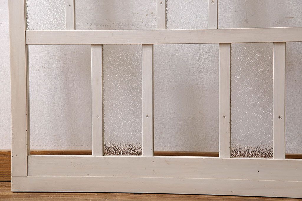 ペイント家具　変わったデザインが目を引く引き戸1枚(ガラス戸、ガラス帯戸、建具)(1)