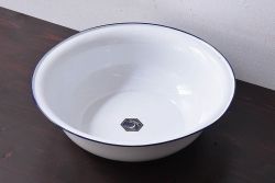 アンティーク雑貨　昭和レトロ　未使用　紺色の縁取りがおしゃれなKIYOSUのホーロー(琺瑯)洗面器
