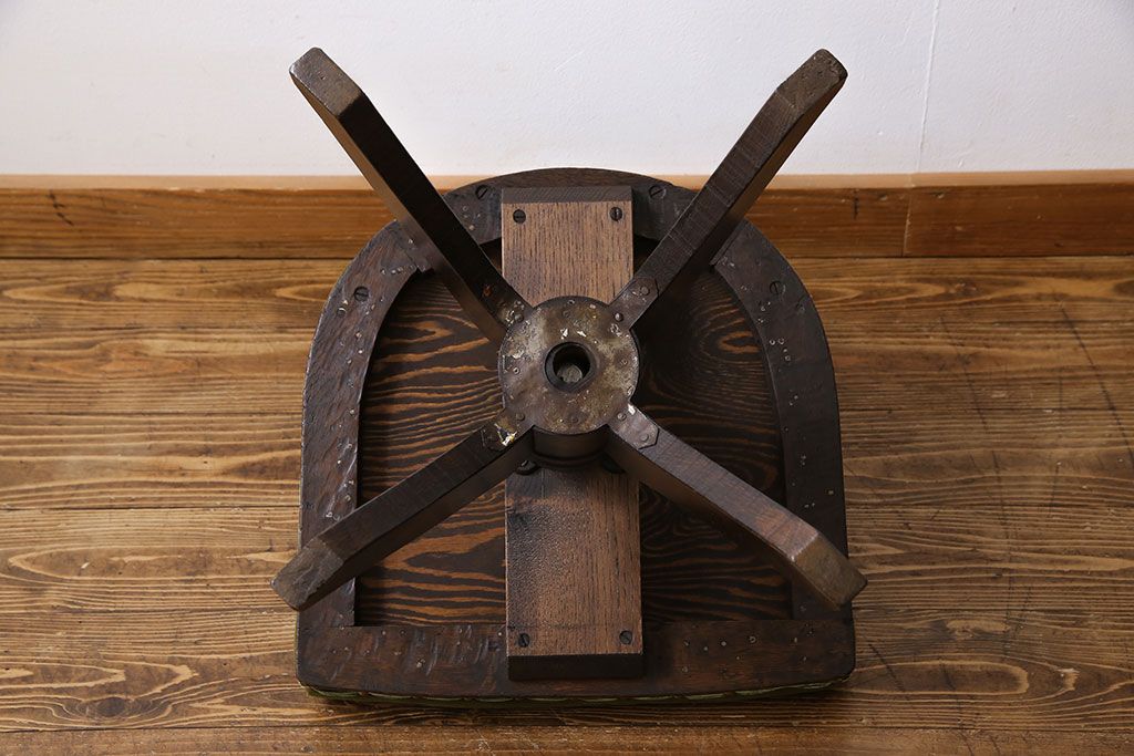 アンティーク家具　大正ロマン　古いナラ材のアンティーク回転椅子(イス、ワークチェア)