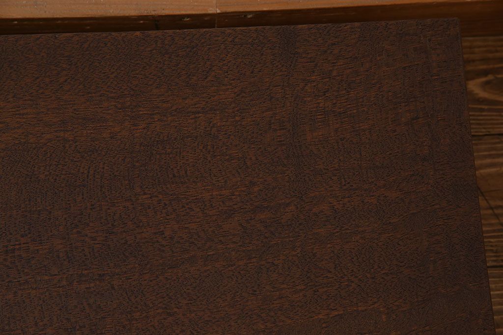 アンティーク家具　和製アンティーク　古い木の鉄脚ローテーブル(飾り台、テレビ台)(1)