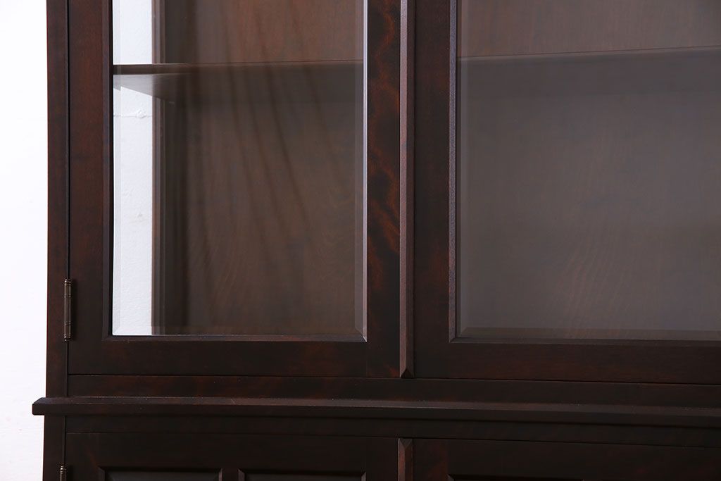 中古　北海道民芸家具　OM158　上質な三方ガラス飾り棚(陳列棚、ガラスケース)(定価約30万円)