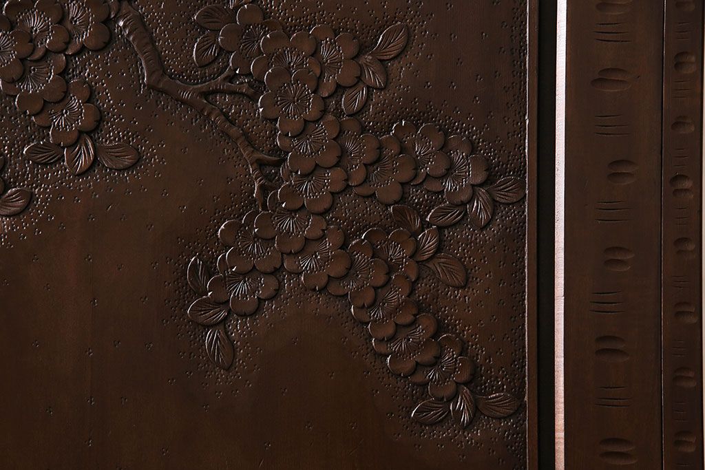 中古　伝統工芸軽井沢彫り　上質なワードローブ(収納棚、洋服タンス)