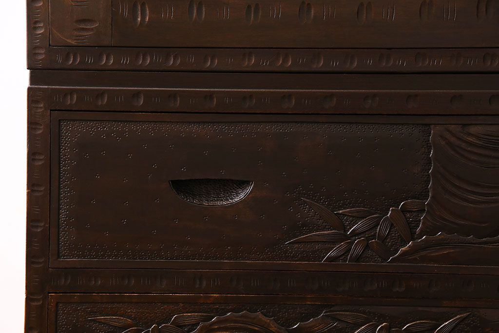 中古　伝統工芸軽井沢彫り　上質なワードローブ(収納棚、洋服タンス)
